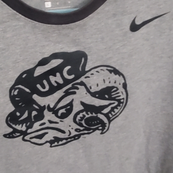Size large Nike UNC Tarheel tee - Picture 2 of 5